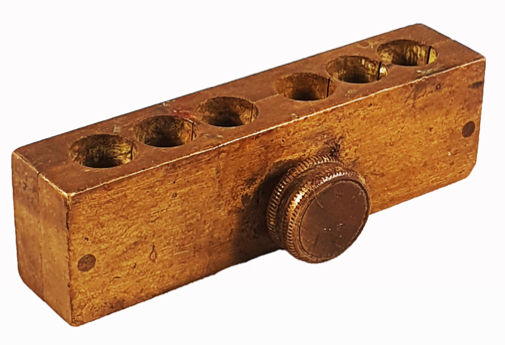 A close up of a device
Description automatically generated